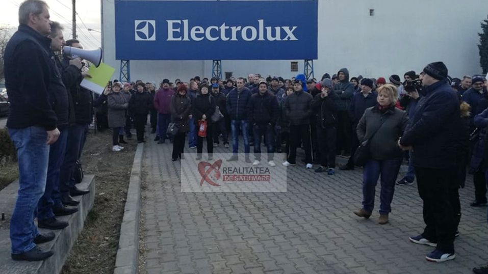 Muncitorii de la Electrolux au intrat în grevă generală