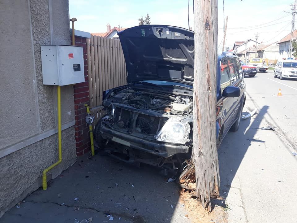 Conducte de gaz avariate, în urma unui accident rutier