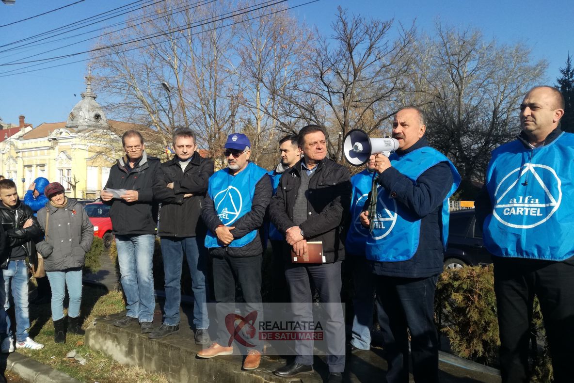 A treia zi de grevă la Electrolux. Sindicaliști din țară, alături de muncitorii fabricii