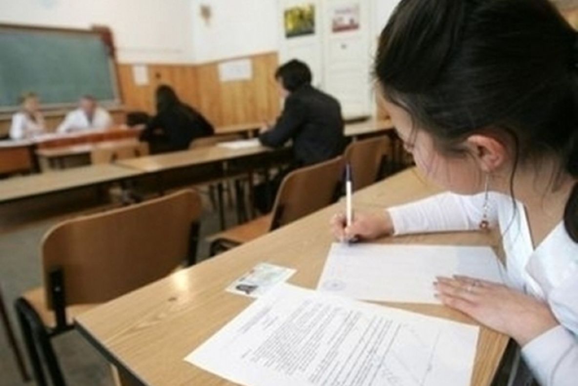 Liceenii sătmăreni au susținut azi proba obligatorie a profilului