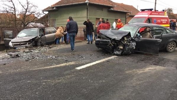 Un şofer beat a intrat pe contrasens şi a lovit o femeie