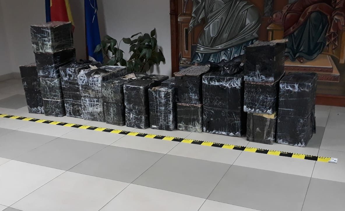 Țigări de contrabandă confiscate de polițiștii sătmăreni