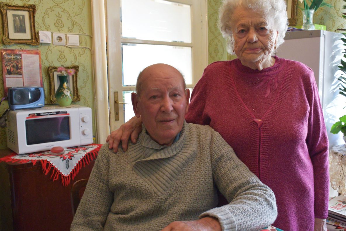 După primul dans, au rămas împreună. Azi sărbătoresc 70 de ani de căsătorie