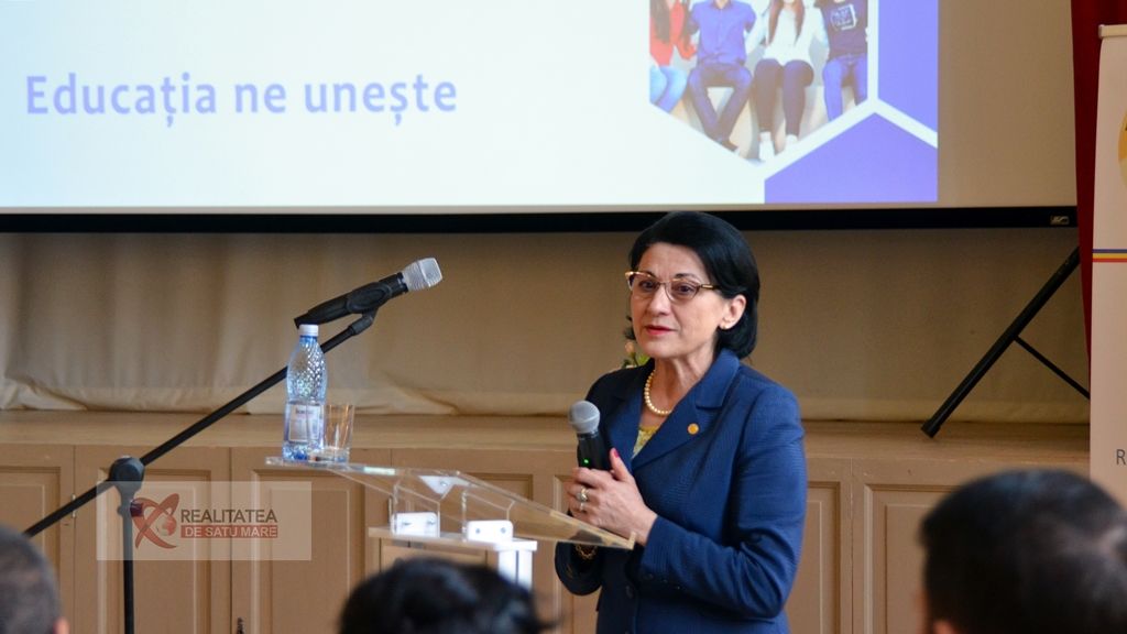 Ministrul Educației pregătește noua lege a Educației. Andronescu recunoaște că există defecte în sistemul actual de educație