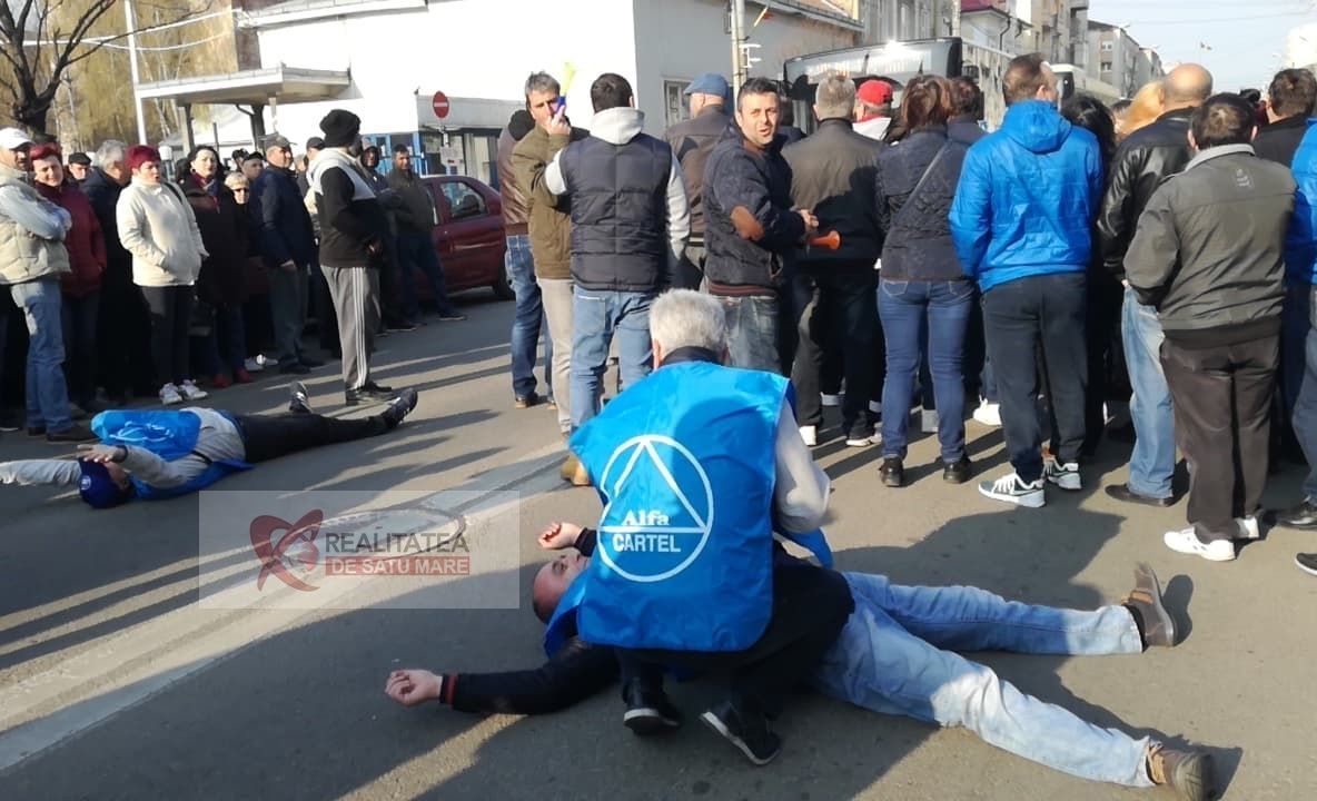 Protestarii de la Electrolux au blocat traficul din fața fabricii. Liderul sătmărean al Cartel Alfa, încătușat