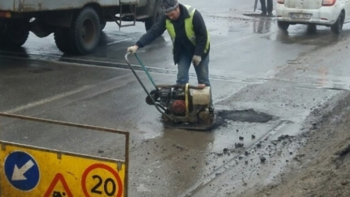 Luni încep plombările străzilor din zona centrală a municipiului Satu Mare