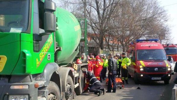 Șoferul betonierei care a accidentat o mamă și pe fiica acesteia s-a ales cu dosar penal