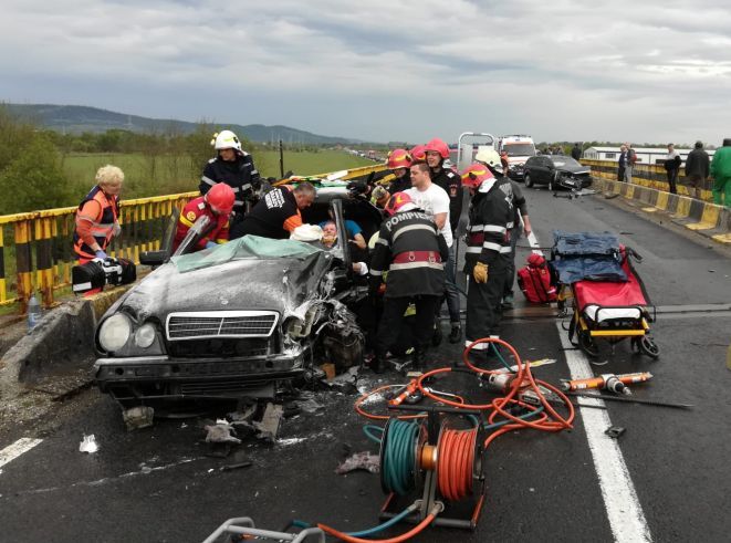 Două persoane, rănite în urma unui accident de circulație