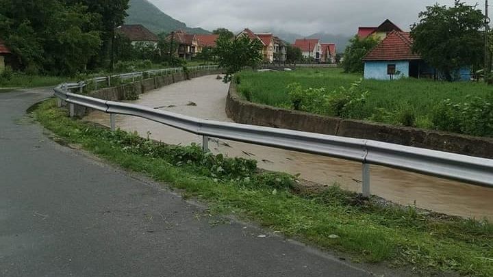 Cod portocaliu de inundații pe râurile Tur și Crasna