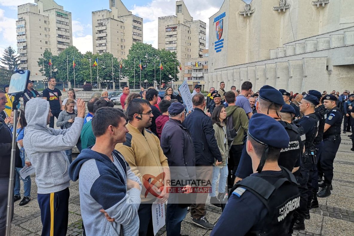 Viorica Dăncilă, huiduită la Satu Mare