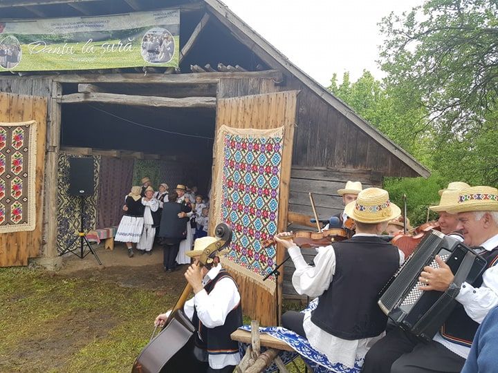 La Soconzel a avut loc azi "Danţu la şură", un obicei străvechi