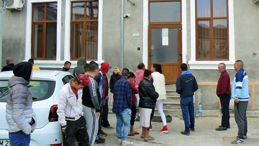 Descinderi într-un cartier din Satu Mare. Aproape 40 de persoane, conduse la Poliție