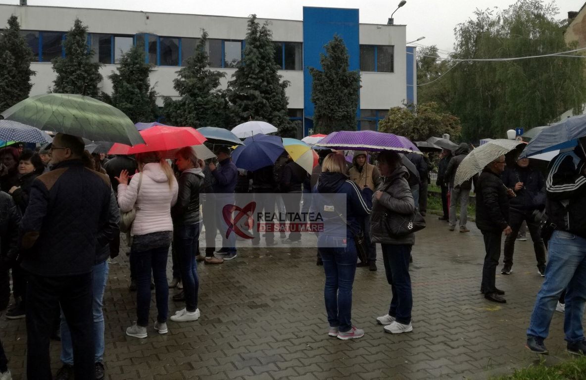 Muncitorii de la Electrolux rămân în grevă generală. Au refuzat oferta finală a grupului suedez