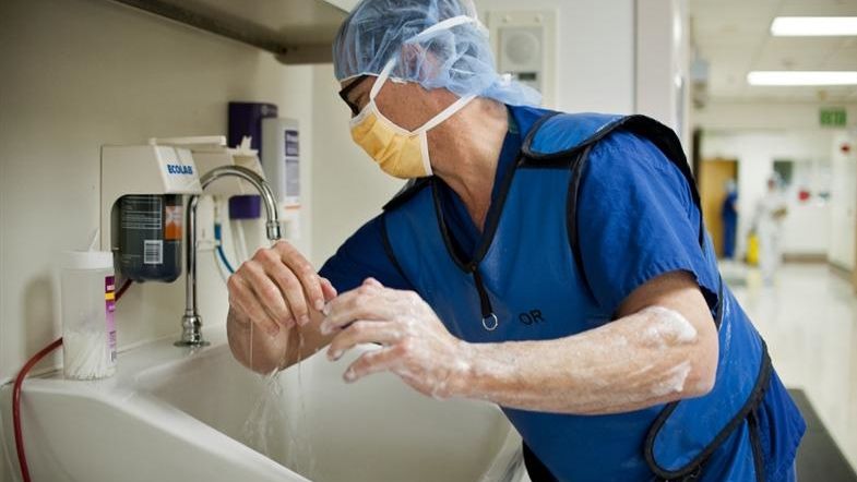 Campanie de conștientizare a importanței igienei mâinilor în prevenirea infecțiilor, vineri, în Piața 25 Octombrie