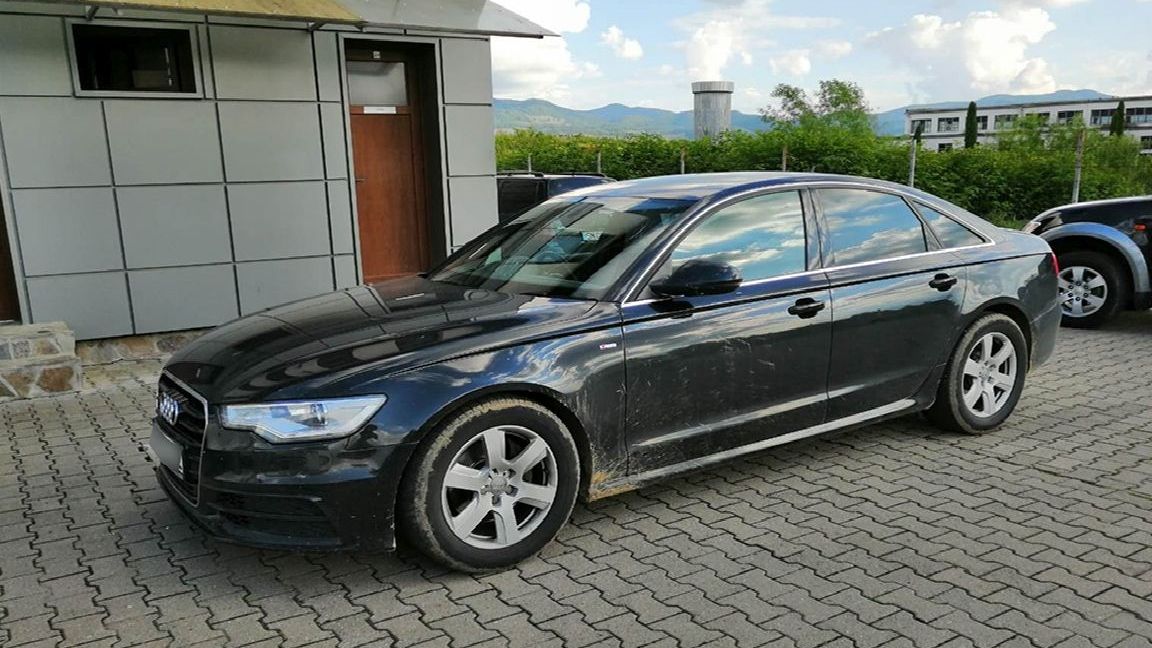 Autoturism căutat de autorităţile britanice, oprit în Negrești Oaș