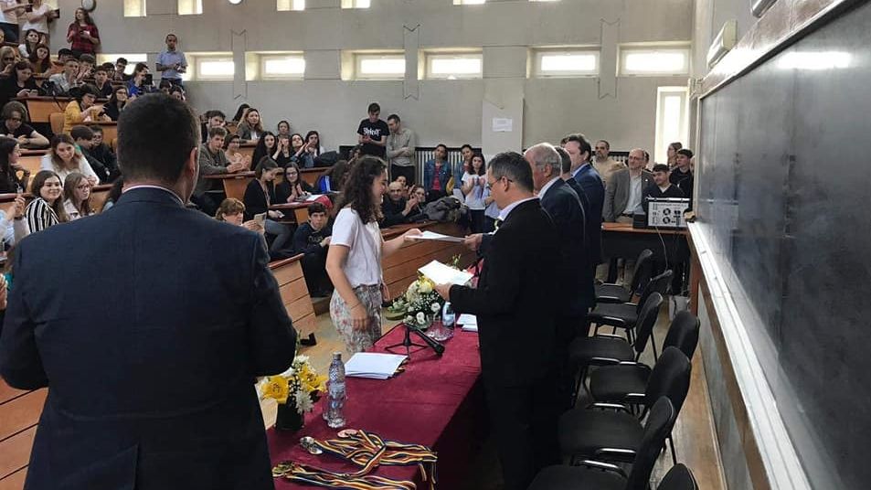 Andrada Uhl, elevă la Colegiul Naţional Mihai Eminescu, printre cei mai buni matematicieni din țară