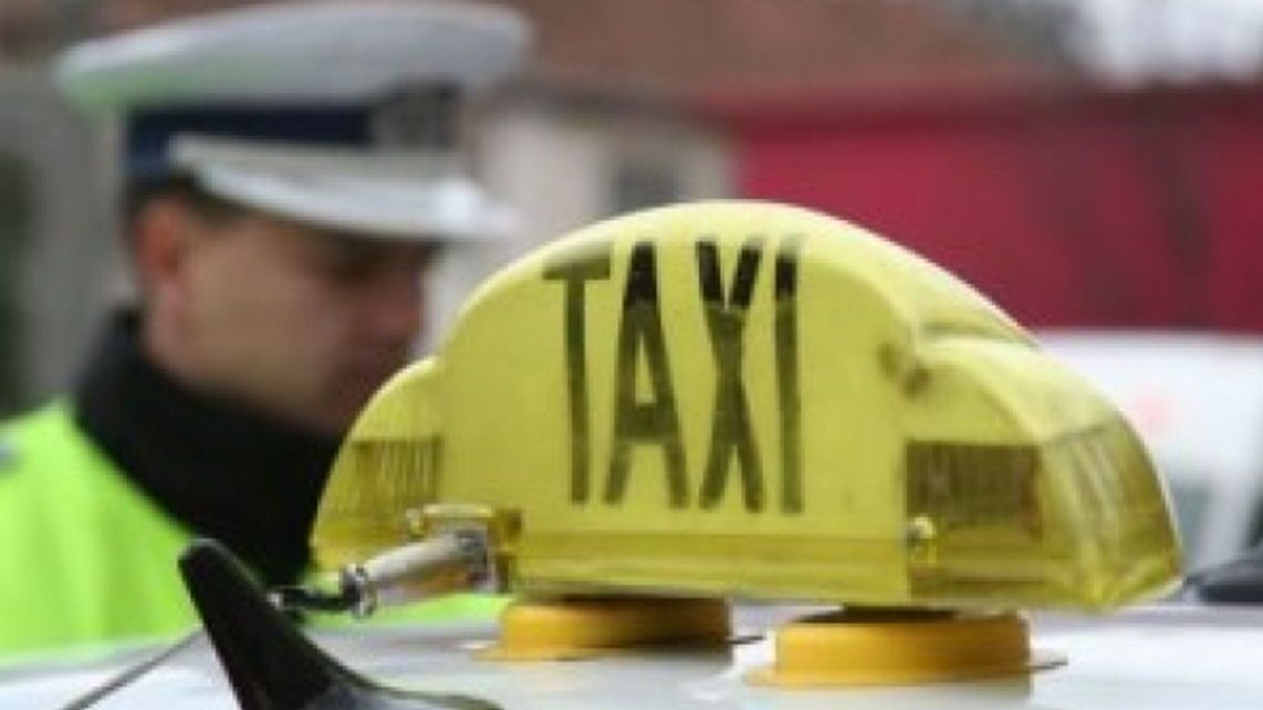 Doi taximetriști au fost prinși fără atestat