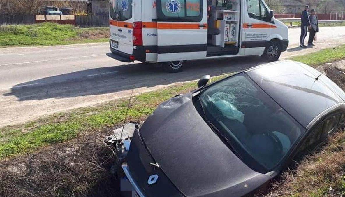 Accident de circulație între localitățile Ardud și Mădăras. O femeie a ajuns în șanț