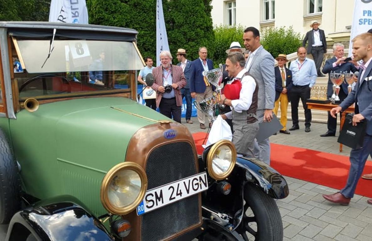 Locul întâi și premiu special obținute de un sătmărean la ”Parada automobilelor de epocă” de la Sinaia