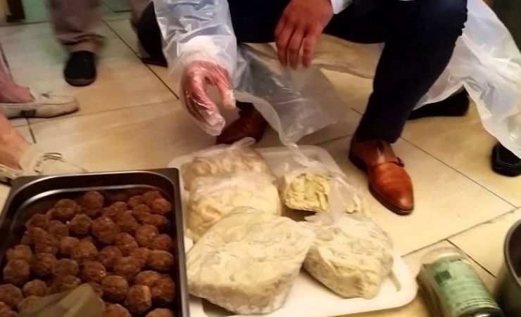 Inspectorii DSVSA au amendat cu suma de 11.200 de lei două restaurante din județ