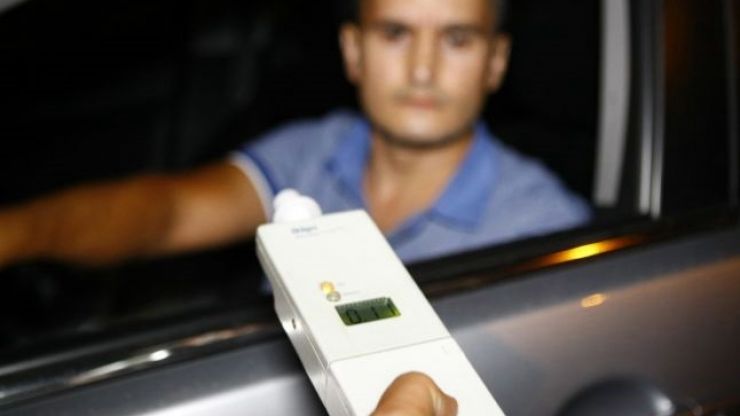 Trei şoferi prinşi băuţi la volan de către poliţiştii sătmăreni