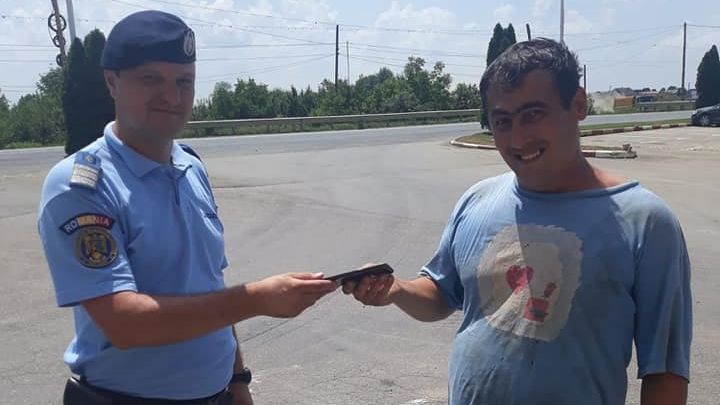 Telefon pierdut, returnat de jandarmii sătmăreni proprietarului