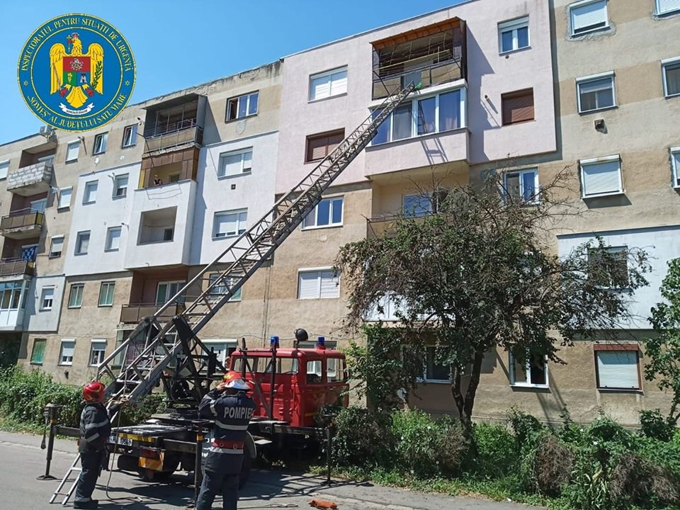 Bărbat găsit mort într-un apartament din Carei