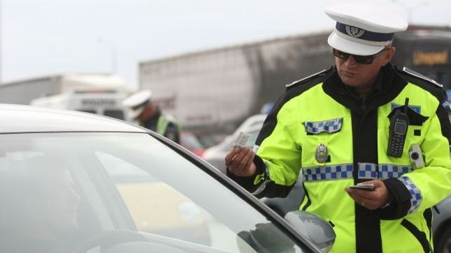 Peste 110 sancțiuni și șase şoferi lăsaţi fără permis de conducere, într-o singură zi