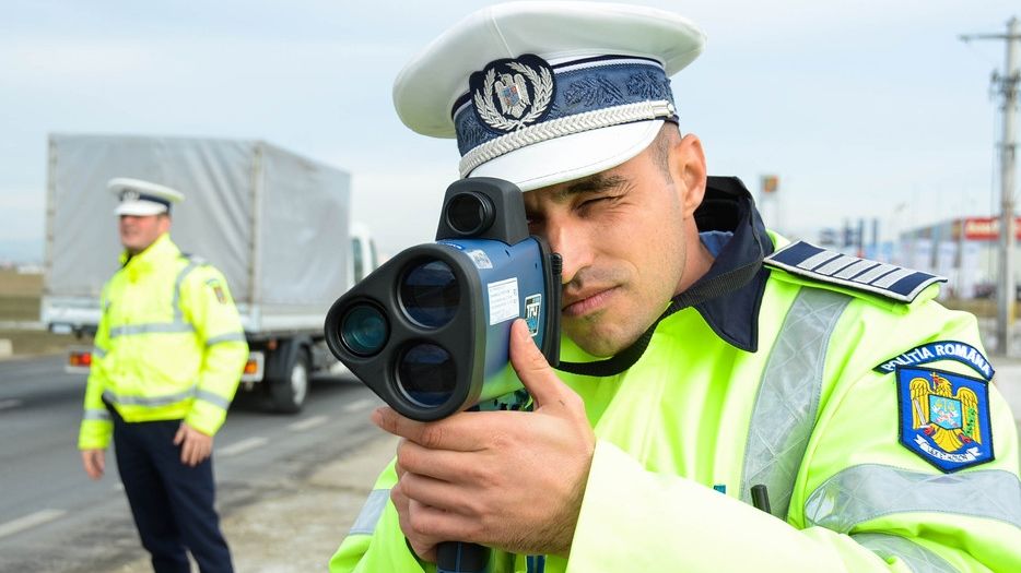 Zeci de amenzi şi permise suspendate în judeţul Satu Mare