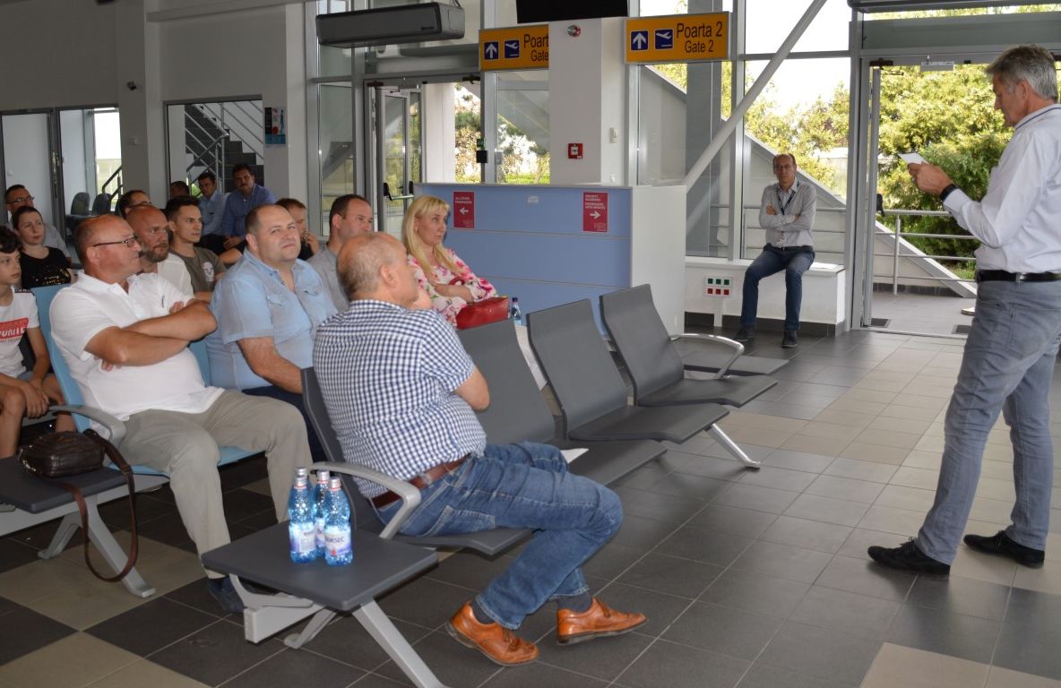 Lobby pentru zboruri spre Germania de pe Aeroportul Internațional Satu Mare