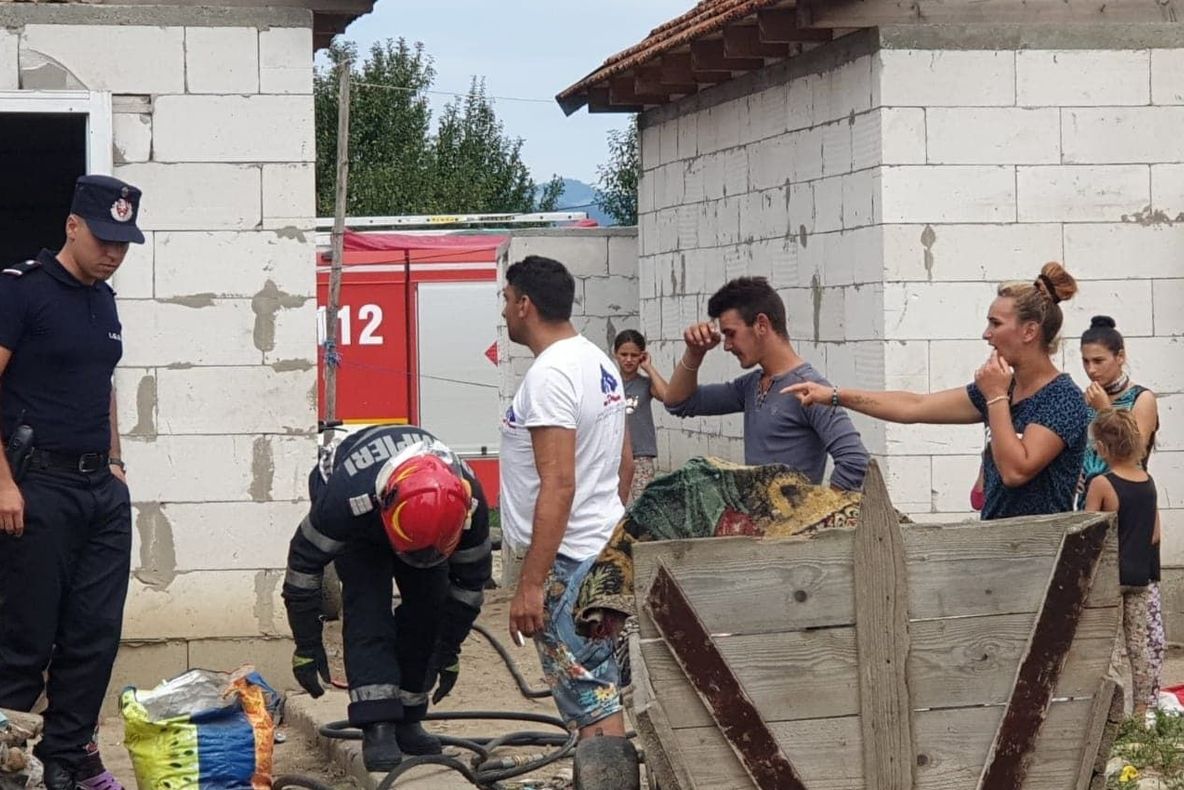 Incendiu la o casă de locuit din județ