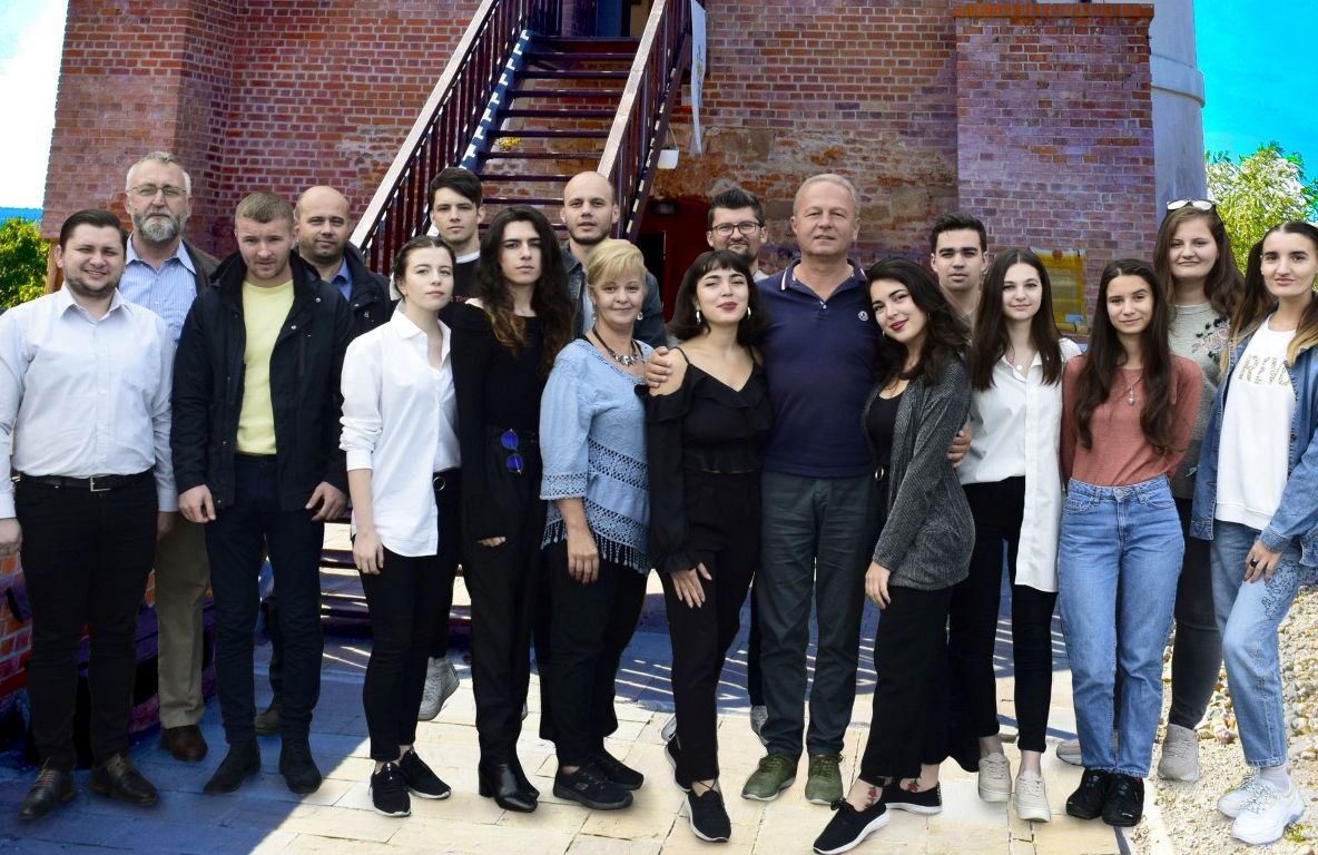 Expoziție cuprinzând lucrările studenților bucureșteni participanți la Tabăra de creație din Ardud