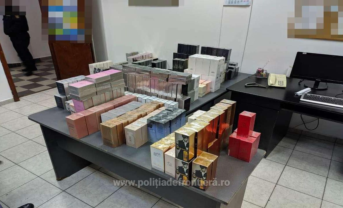 Sute de parfumuri de lux, confiscate de polițiștii de frontieră