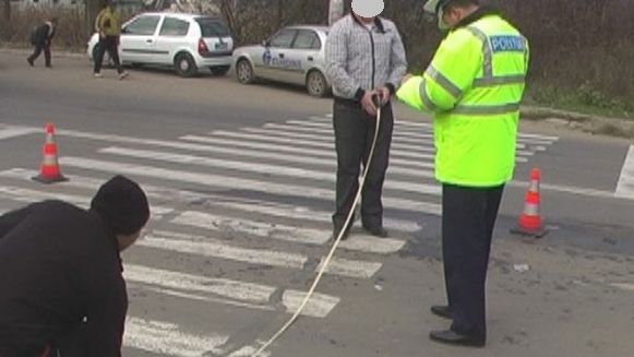 Copilă, de 11 ani, accidentată pe o trecere de pietoni
