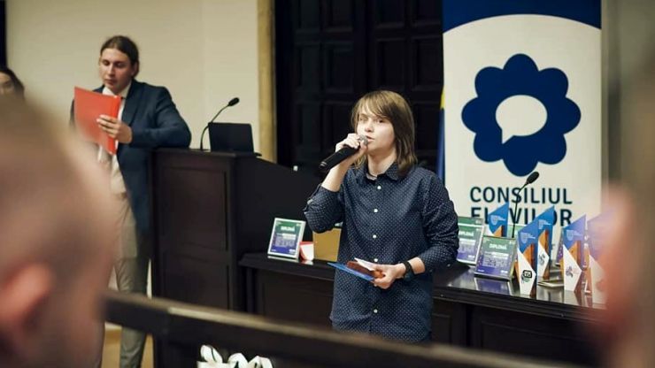 Elevii se pregătesc de alegeri