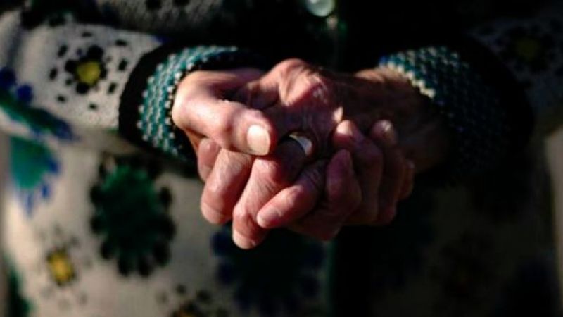 Bunicuță prinsă la furat în autobuz