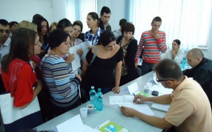 Absolvenţii promoţiei 2019, aşteptaţi la bursa locurilor de muncă pe 18 octombrie