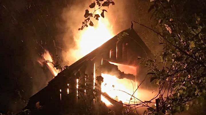 Incendiu la o cabană din Satu Mare. Imobilul, distrus în proporție de 70%