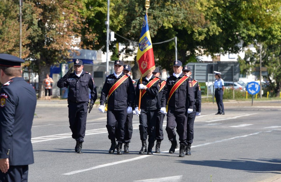 Paradă militară și exerciţii demonstrative executate în premieră la Satu Mare, de Ziua Pompierilor