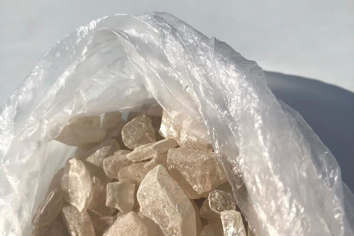 Băimărean prins în flagrant în timp ce vindea droguri în Satu Mare