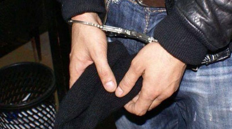 Un tânăr a furat bani și bunuri de la doi pensionari din localitatea Pomi