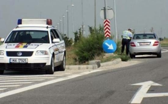 Cetățean maghiar prins în trafic fără permis. Conducea nestingherit prin județ
