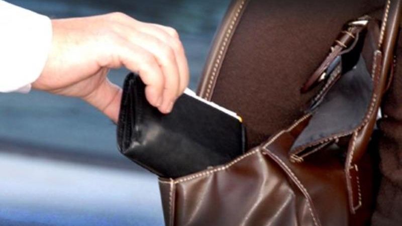 A tâlhărit o femeie, apoi a încercat să se sinucidă