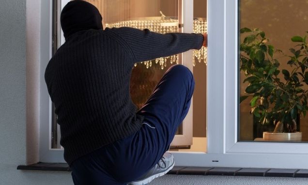 Sătmăreanul spărgător de locuințe, arestat pentru 24 de ore