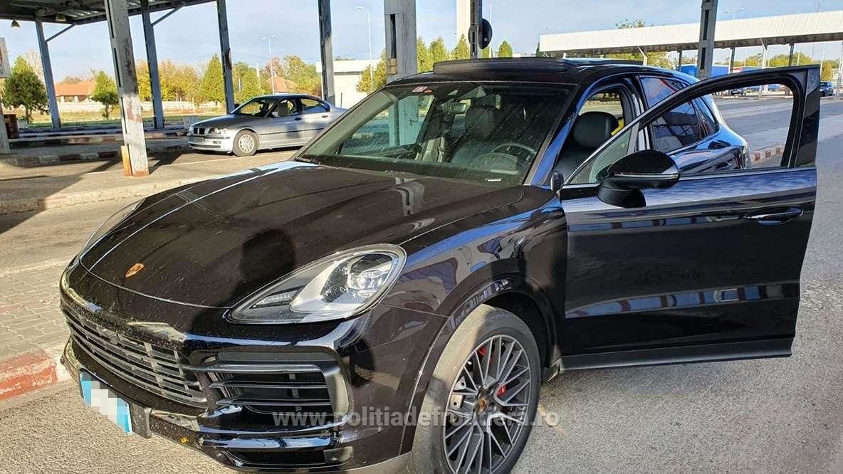 Porsche Cayenne, în valoare de 100.000 de euro, căutat de autorităţile din Italia, descoperit la vama Petea