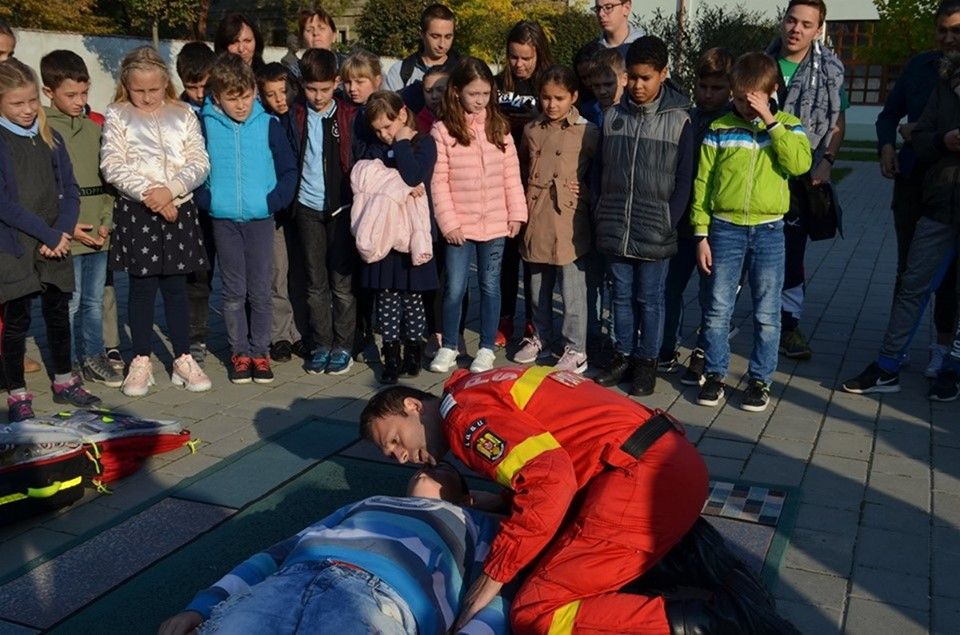 Instructaj privind acordarea de prim ajutor, la Carei