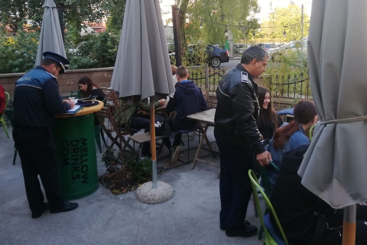 Razii în zonele școlilor din Satu Mare. Au fost depistați peste 100 de elevi chiulangii