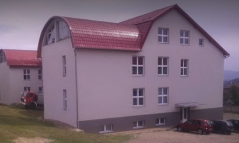 Anchetă | Copilul de 10 ani nu a fost agresat de directoarea școlii. O recunosc și părinții lui