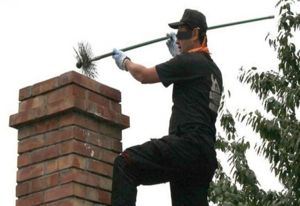 Indivizi necunoscuți intră în gospodăriile dintr-o comună din județ, sub pretextul că sunt ”hornari”