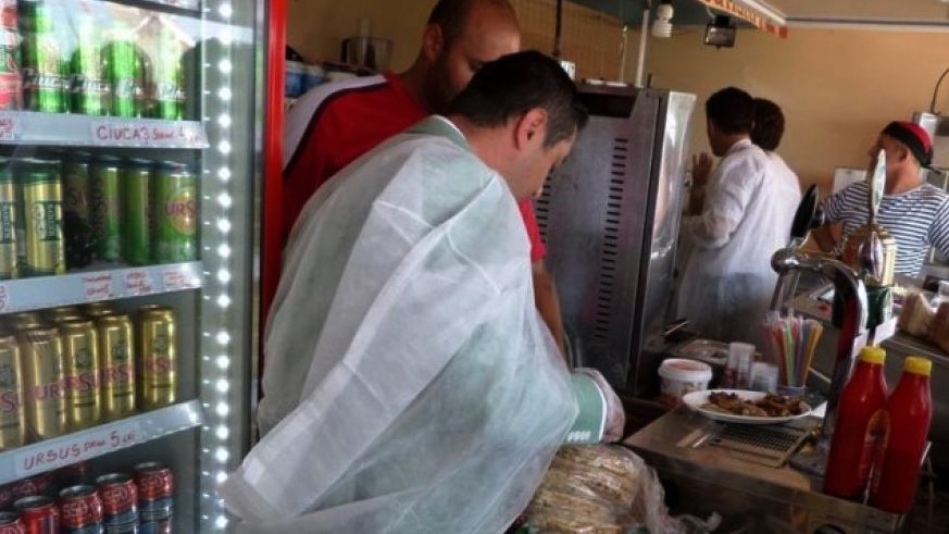 O pizzerie, un bar și un fast food din județul Satu Mare, amendate de inspectorii DSVSA Satu Mare